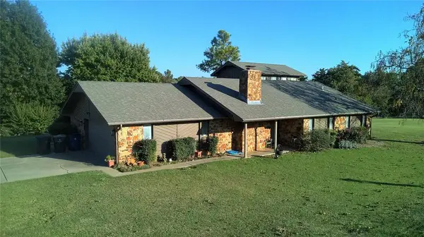 1805 Todd Estate Drive, Chickasha, OK 73018