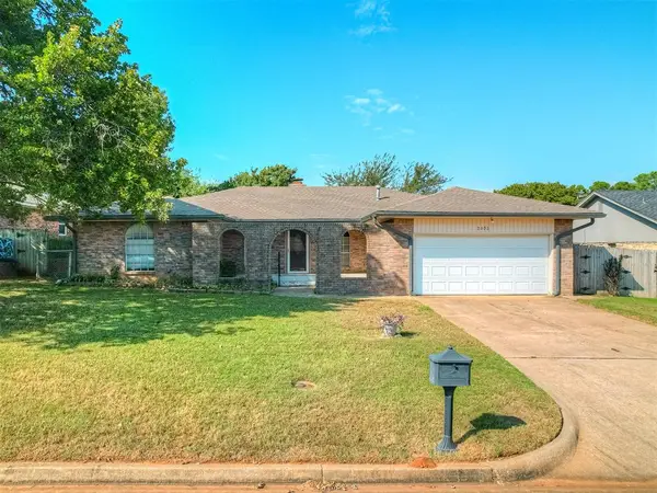 2903 Del Casa Circle, Midwest City, OK 73110
