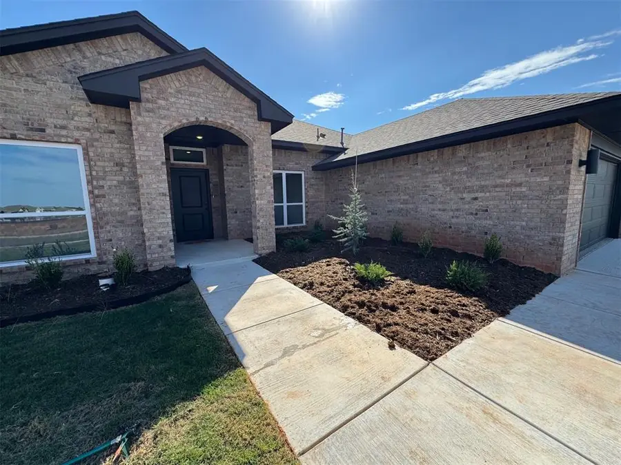 10734 Painted Turtle Way, Midwest City, OK 73130 - Image #2
