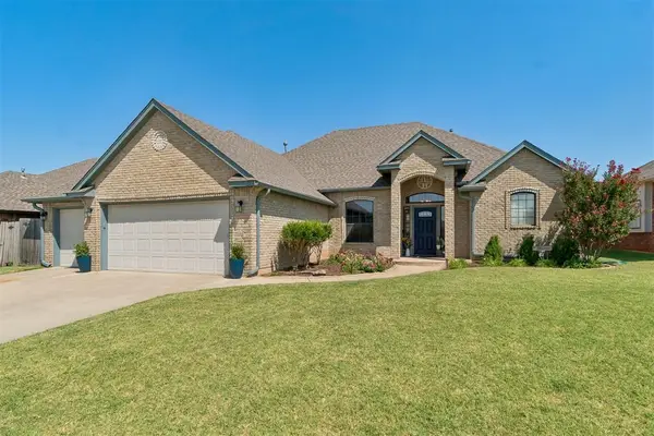 817 Tea Rose Drive, Yukon, OK 73099