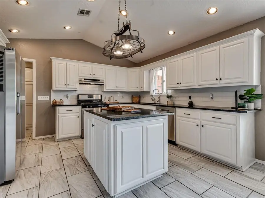 2420 Pearl Street, Chickasha, OK 73018 - Image #3