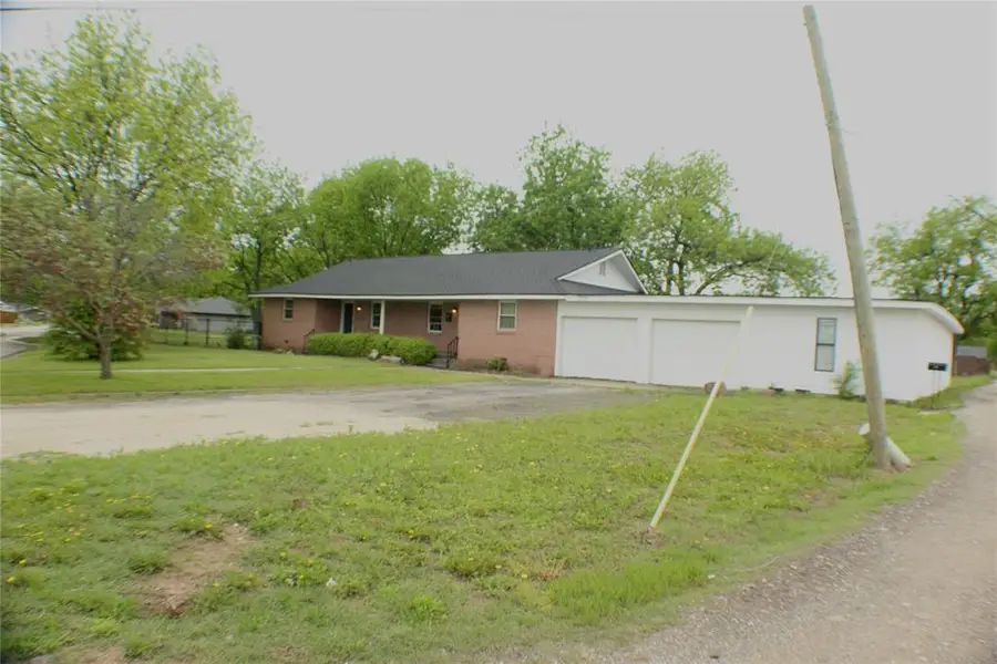 107 S 10th Street, Davis, OK 73030 - Image #2