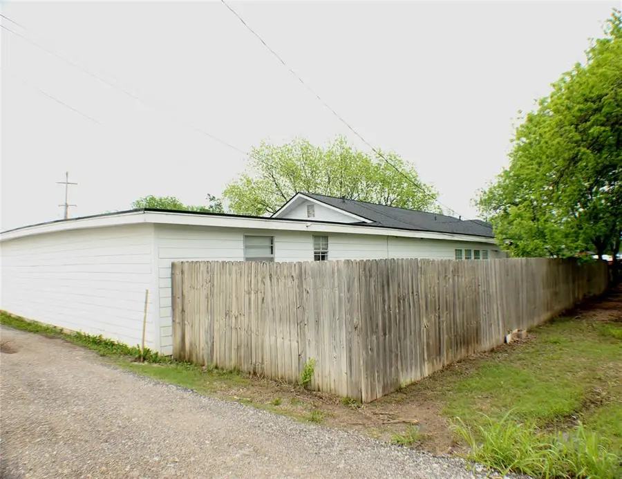 107 S 10th Street, Davis, OK 73030 - Image #3