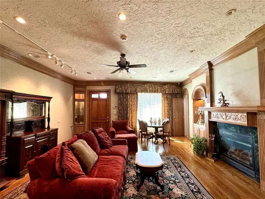 506 W Chickasha Avenue, Chickasha, OK 73018 - #2