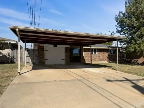 819 NW 1st Street, Moore, OK 73160