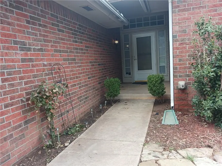 1019 Pruett Drive, Edmond, OK 73003 - Image #3