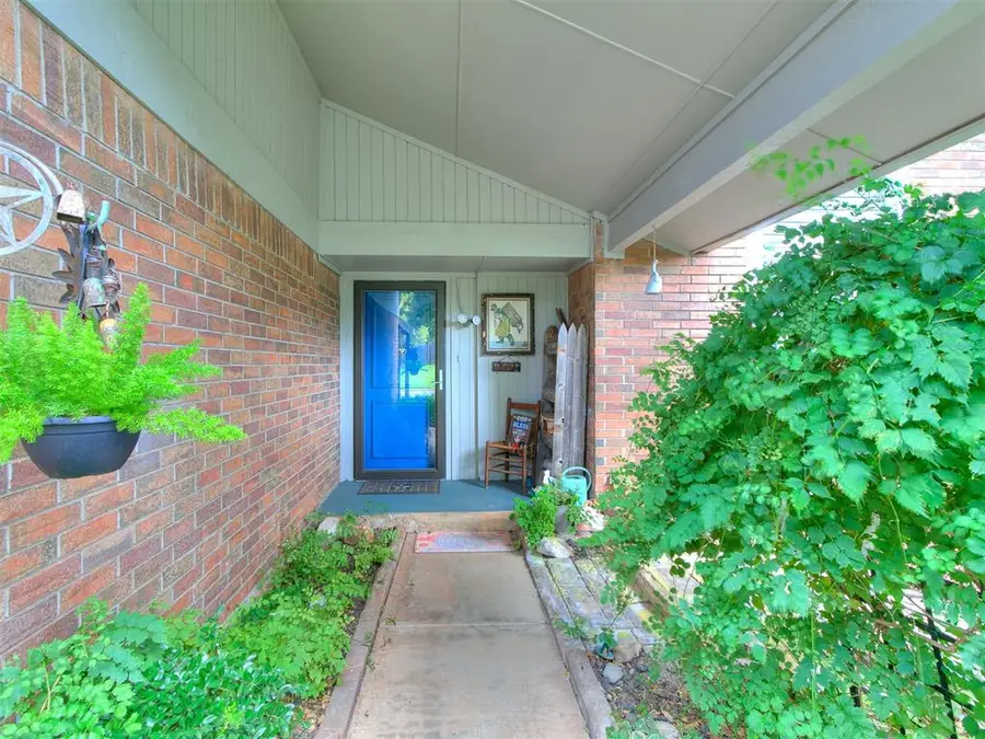 12512 Doons Dr, Oklahoma City, OK 73142 - Image #2