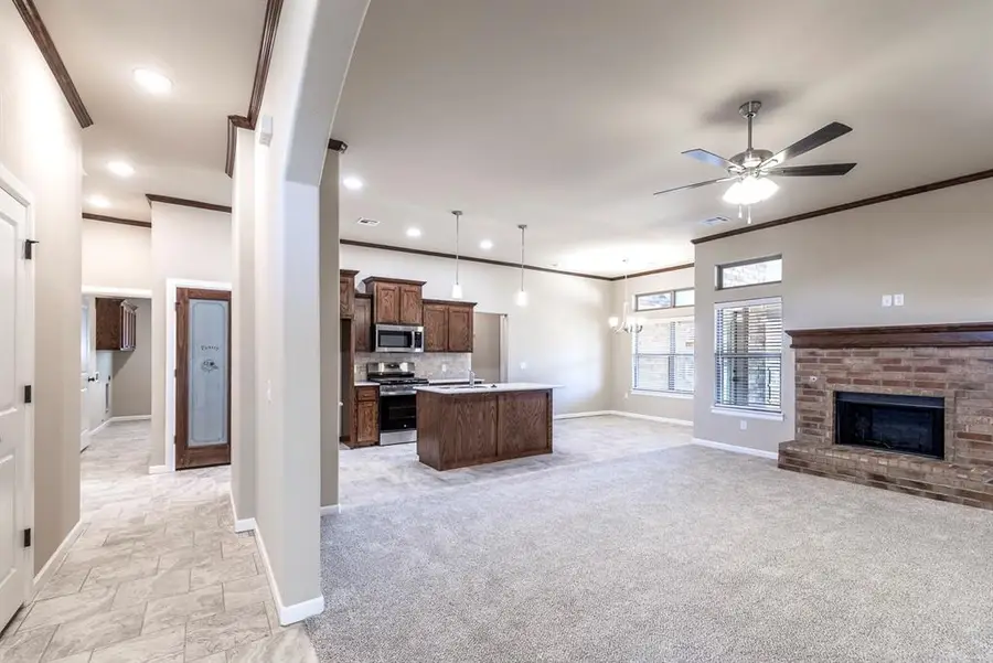 1927 W Flintlock Way, Mustang, OK 73064 - Image #3