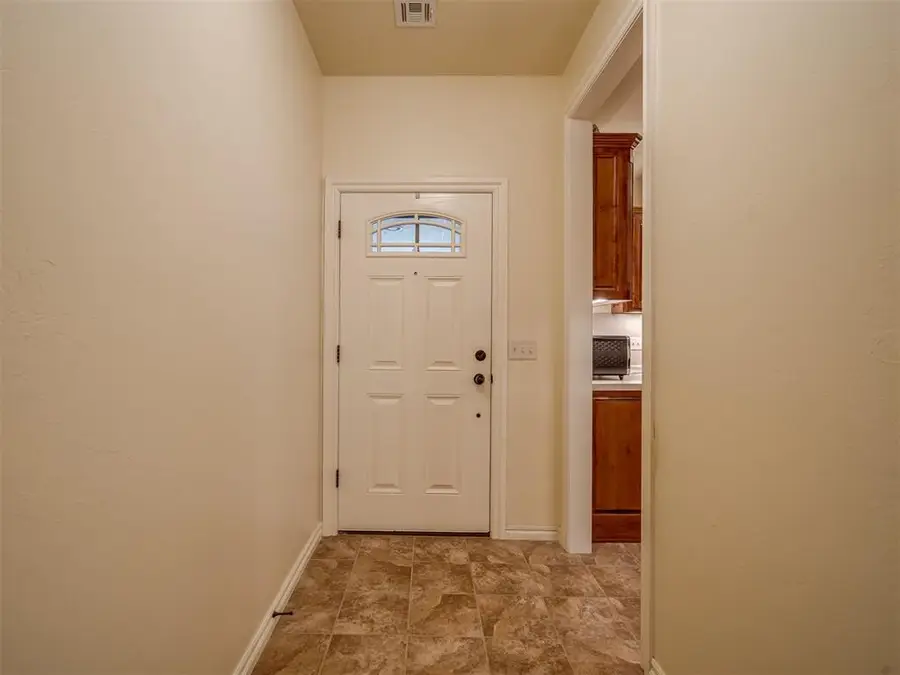 708 S Avery Drive, Moore, OK 73160 - Image #3