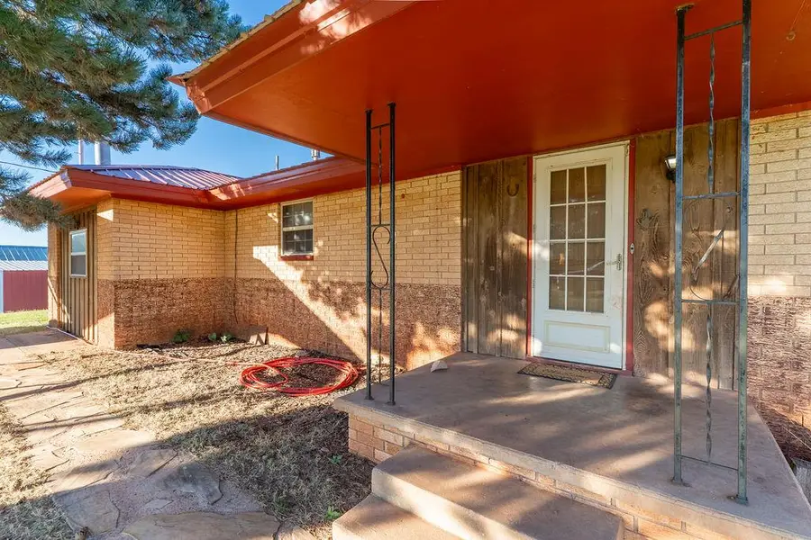 409 W 5th Street, Foss, OK 73647 - Image #3