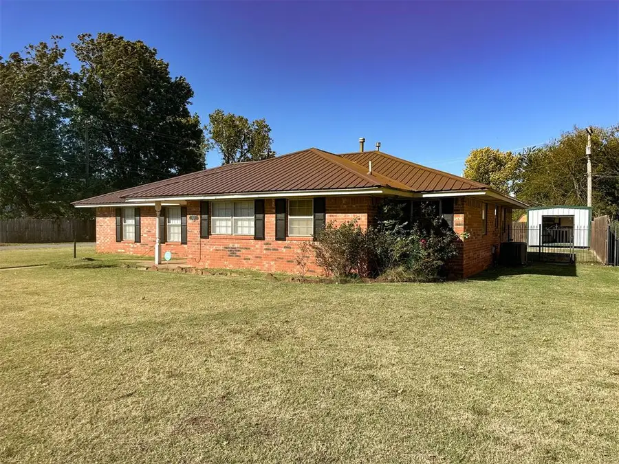 807 W Colorado Avenue, Anadarko, OK 73005 - Image #2