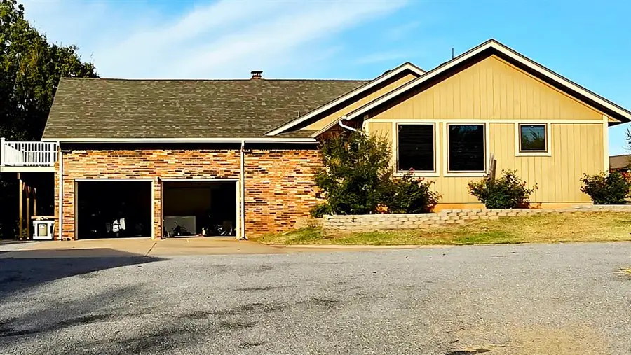 1016 Canyon Ridge Road, Clinton, OK 73601 - Image #2