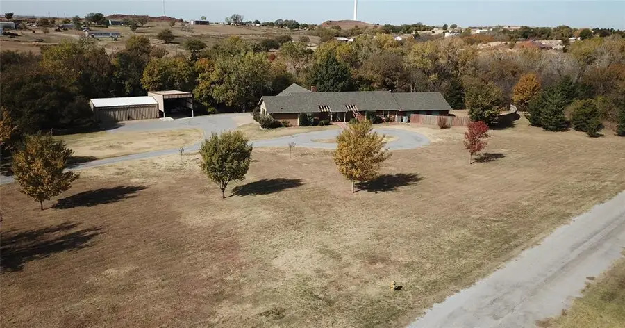 1016 Canyon Ridge Road, Clinton, OK 73601 - Image #3