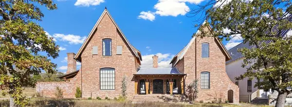 106 Brookside Drive, Carlton Landing, OK 74432