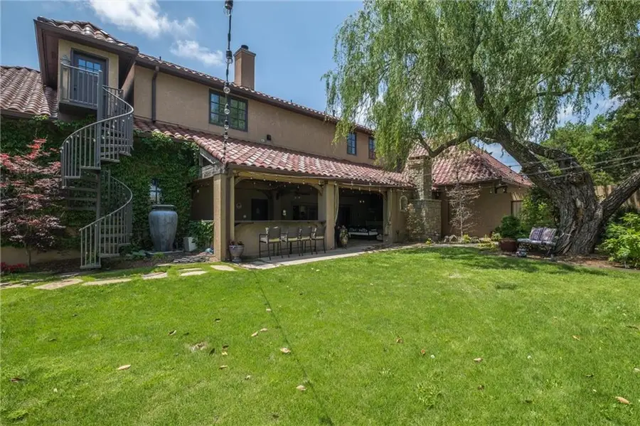 1611 Guilford Lane, Nichols Hills, OK 73120 - Image #2