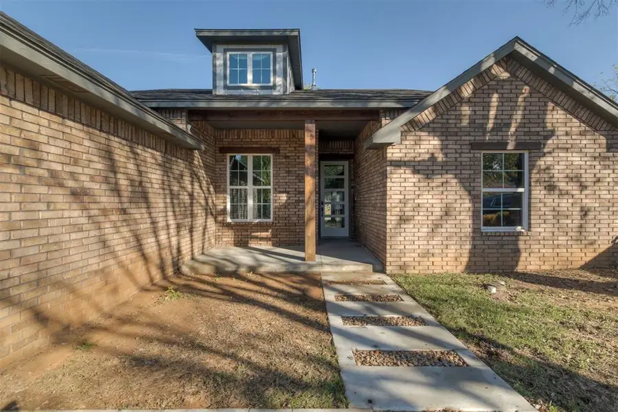 10121 Saint Patrick Drive, Midwest City, OK 73130 - Image #2