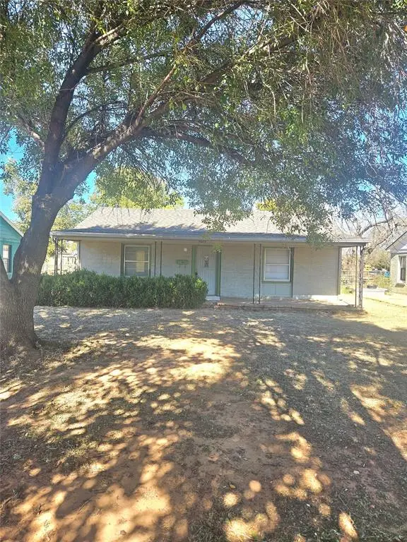 1019 E Elm Street, Altus, OK 73521