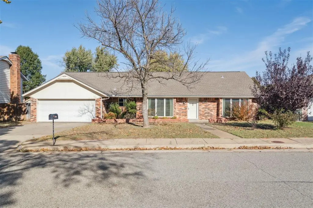 1213 Woodview Lane, Edmond, OK 73013 - Image #1