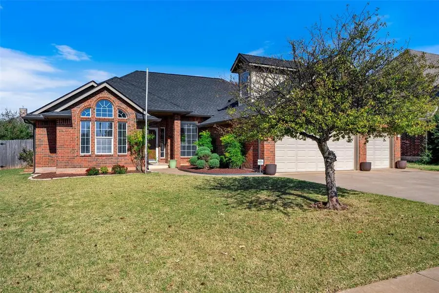 301 E Richmond Terrace, Mustang, OK 73064 - Image #2