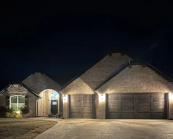 304 Swingman Court, Yukon, OK 73099