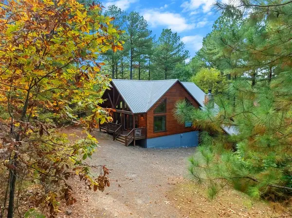 126 Mountain Pine Trail, Broken Bow, OK 74728
