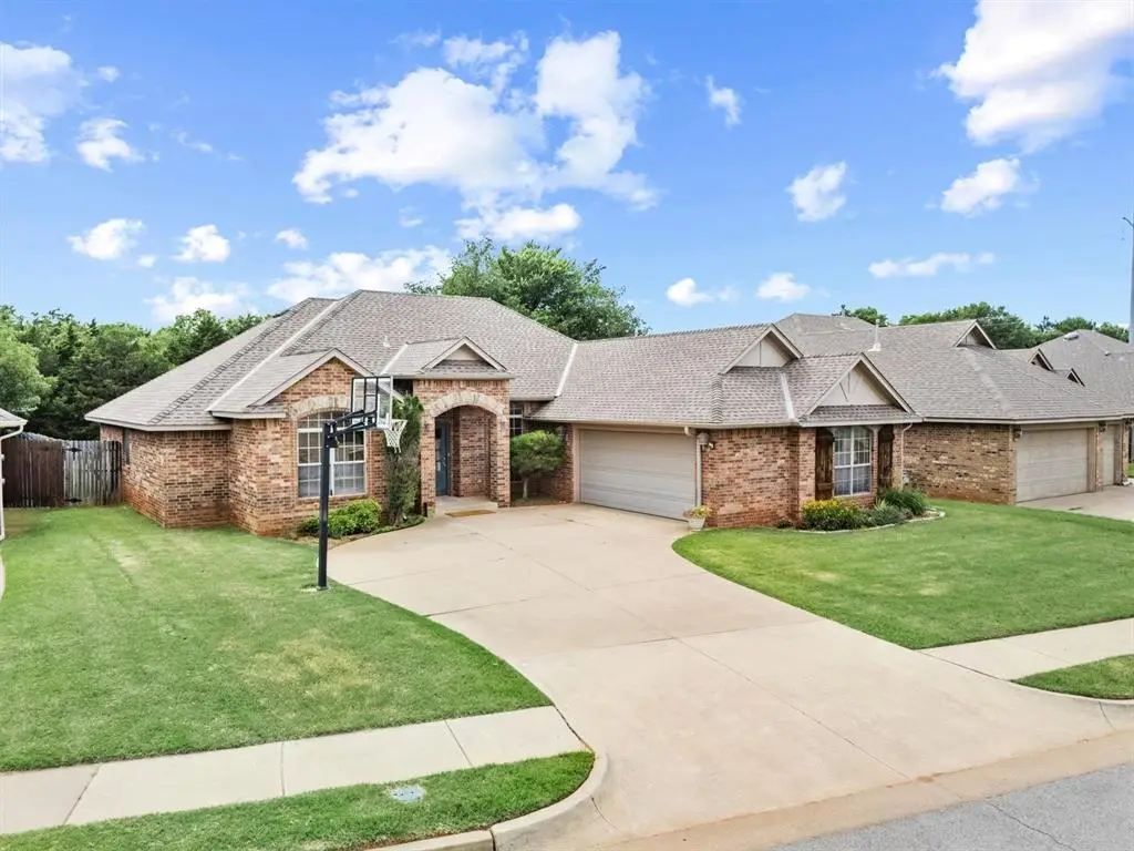 19213 Canyon Creek Place, Edmond, OK 73012 - Image #1