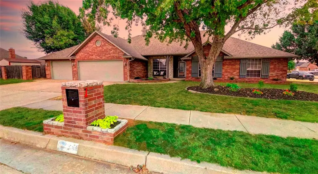 500 N Remington Way, Mustang, OK 73064 - Image #1