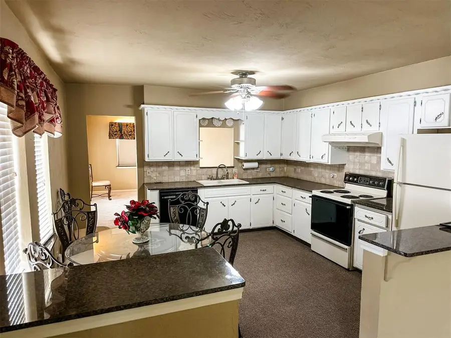 802 S Mission Street, Anadarko, OK 73005 - Image #3