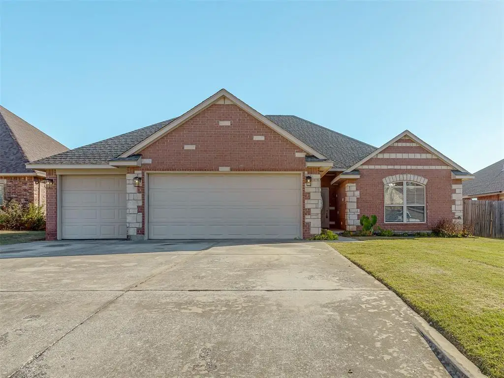 104 Stone Creek Road, Midwest City, OK 73130 - Image #1
