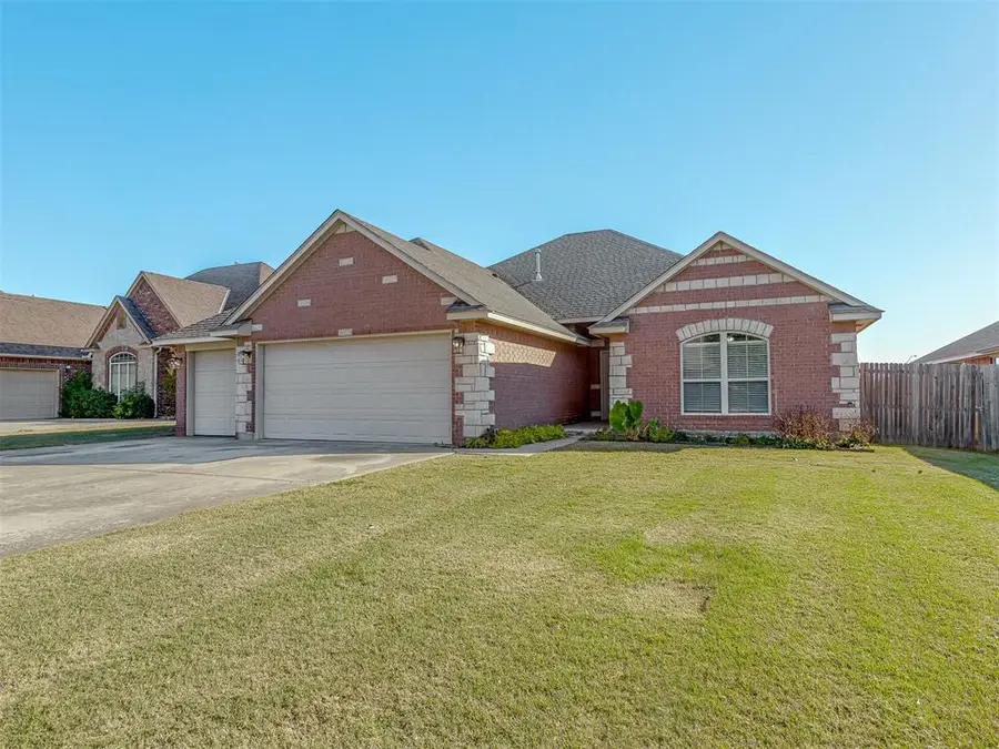 104 Stone Creek Road, Midwest City, OK 73130 - Image #2