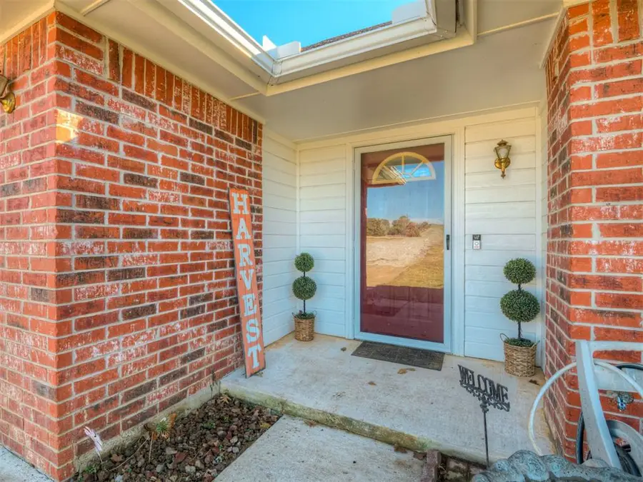 21878 Faye Lane, Harrah, OK 73045 - Image #2