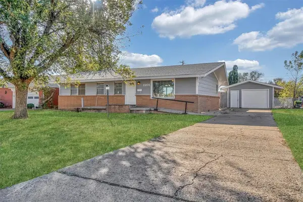 1205 N Chalmers Street, Altus, OK 73521