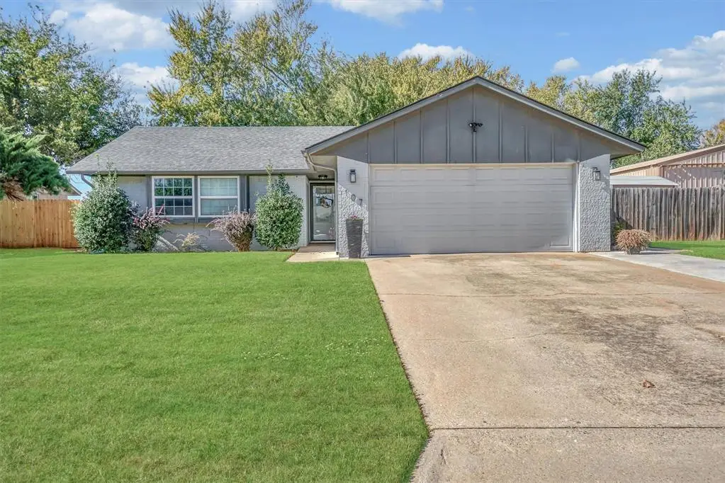 107 Sondra Dr. Drive, Elk City, OK 73644 - Image #1