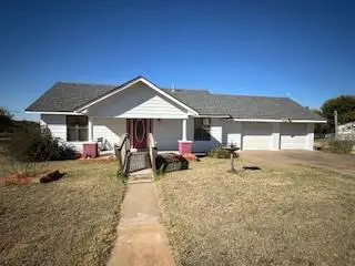 222 S 4th Street, Sentinel, OK 73664