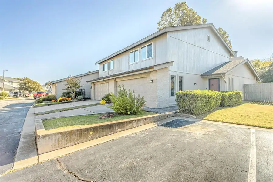 9914 Hefner Village Place, Oklahoma City, OK 73162 - Image #2