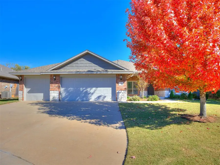 1236 Hickory Creek Drive, Yukon, OK 73099 - Image #2