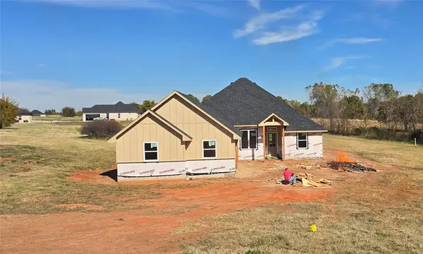 2446 Canyon Circle, Blanchard, OK 73010