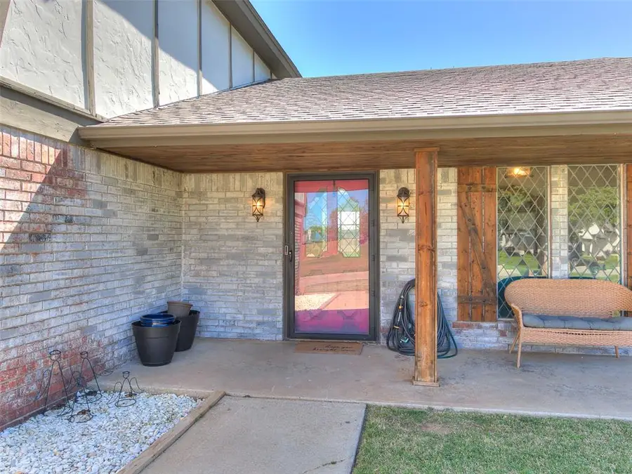 12024 Surrey Lane, Yukon, OK 73099 - Image #3