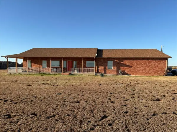 18784 E 1130 Road, Sayre, OK 73662