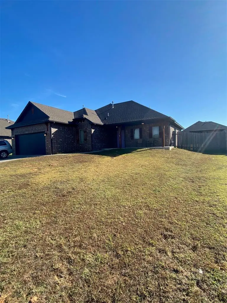 20768 Santa Fe Avenue, Harrah, OK 73045 - Image #2