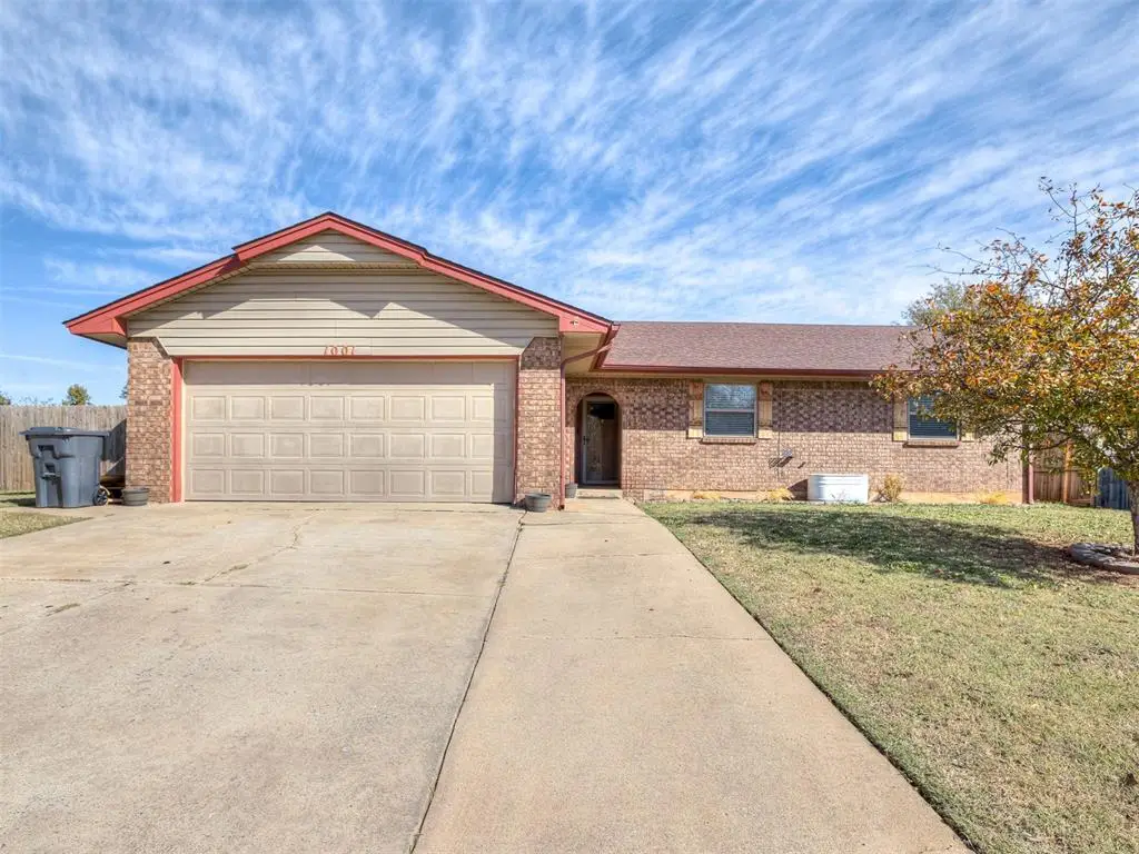1001 Cambridge Drive, Yukon, OK 73099 - Image #1
