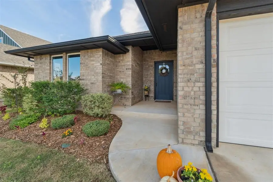 9116 NW 121st Terrace, Yukon, OK 73099 - Image #2
