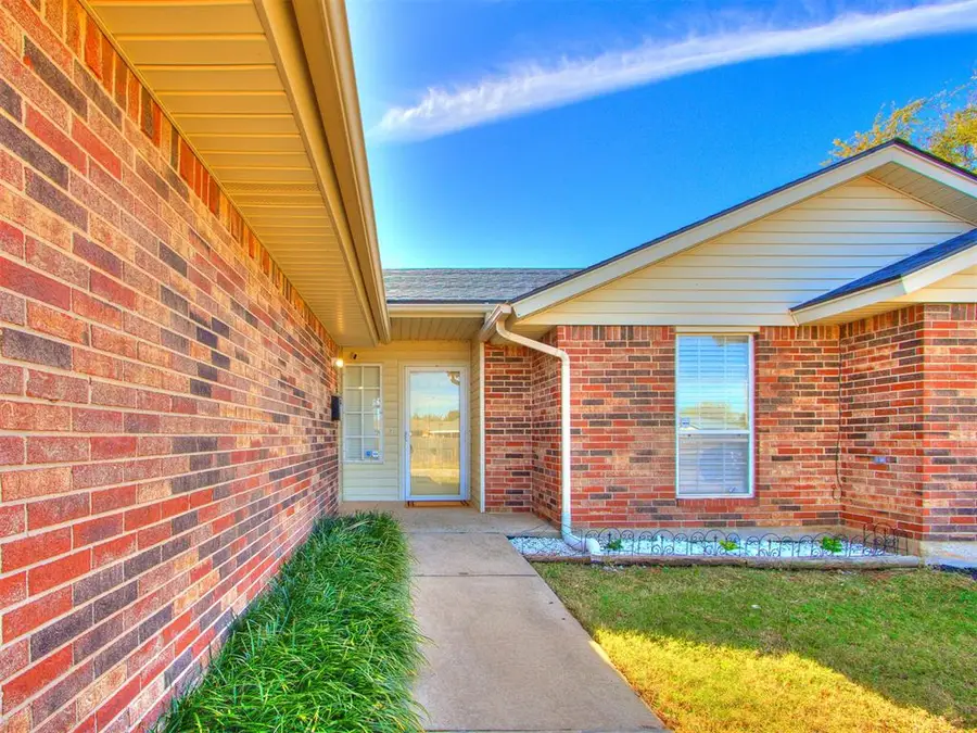 298 Windsor Way, Midwest City, OK 73110 - Image #2