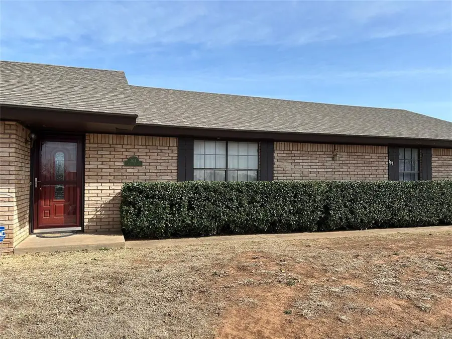707 N 2nd Street Street, Thomas, OK 73669 - #2