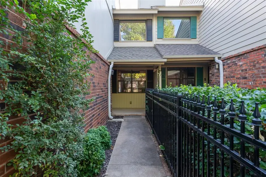 2908 Village Circle, Edmond, OK 73013 - Image #2