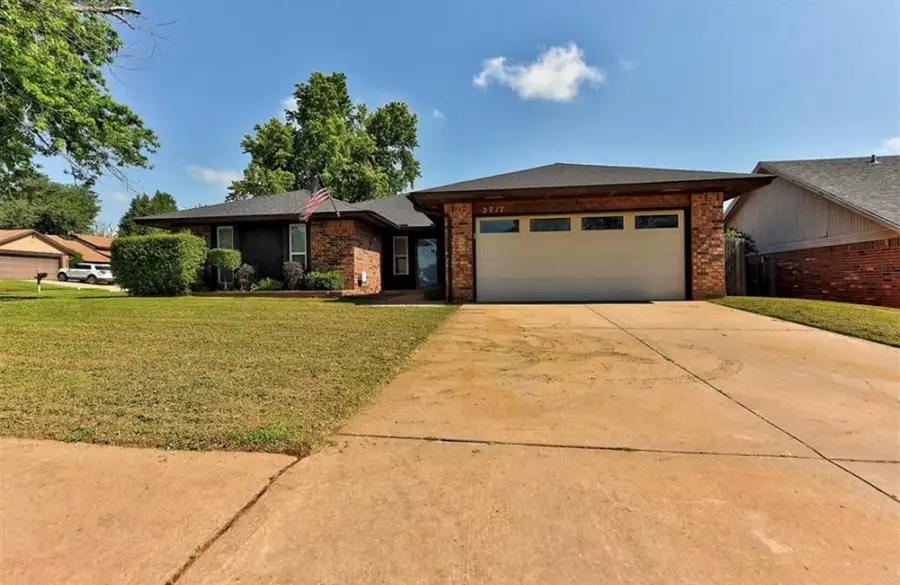 2717 Rolling Hills Terrace, Edmond, OK 73012 - Image #2