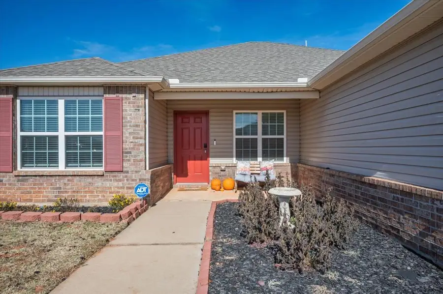 1841 W Antler Way, Mustang, OK 73064 - Image #3