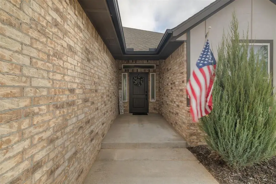 4716 Bermuda Drive, Mustang, OK 73064 - Image #2