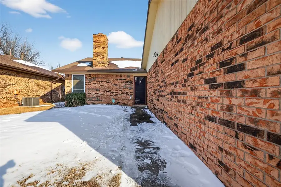 1720 Lionsgate Circle, Bethany, OK 73008 - Image #3