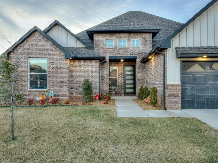 5705 Tiger Stone Drive, Mustang, OK 73064 - Image #2